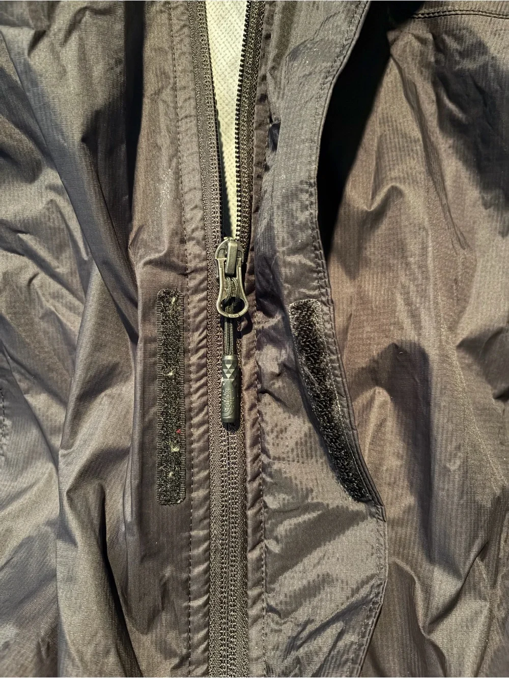 The North Face Men’s Venture 2 Hooded Rain Jacket - size Medium